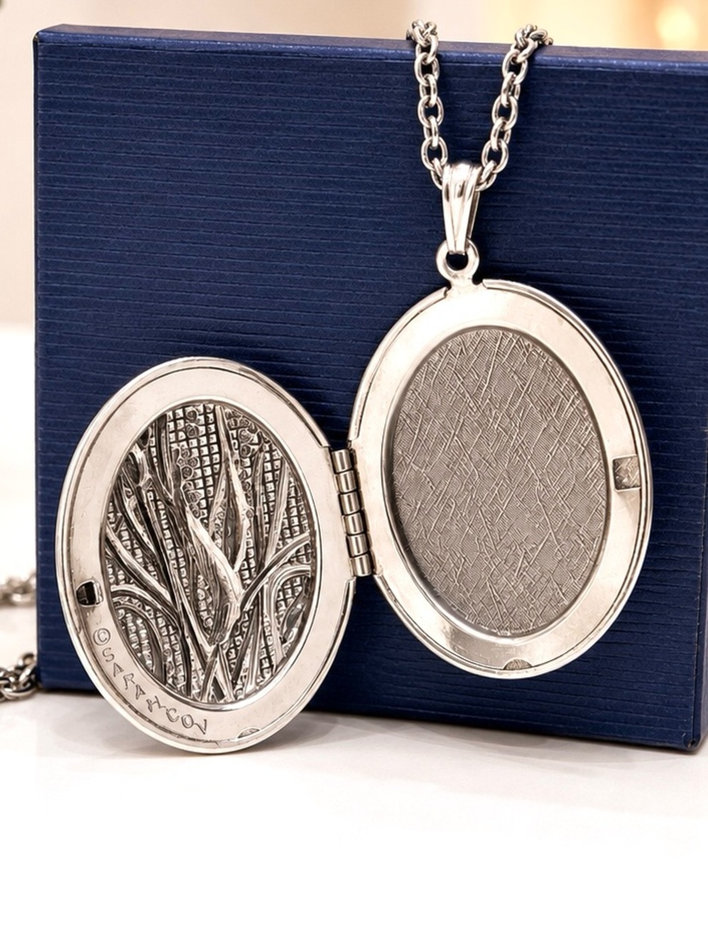 Sarah Coventry Locket Pendant Necklace - Picture 2 of 3